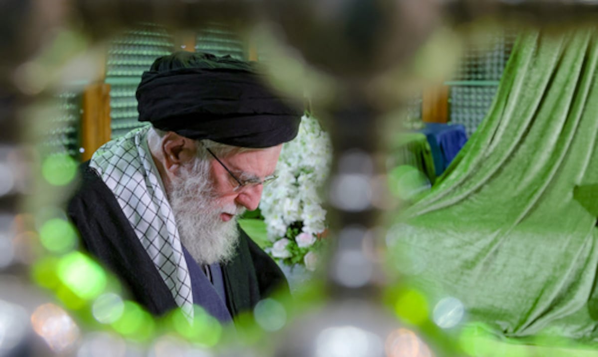 Líder supremo iraní intenta evitar un ataque estadounidense