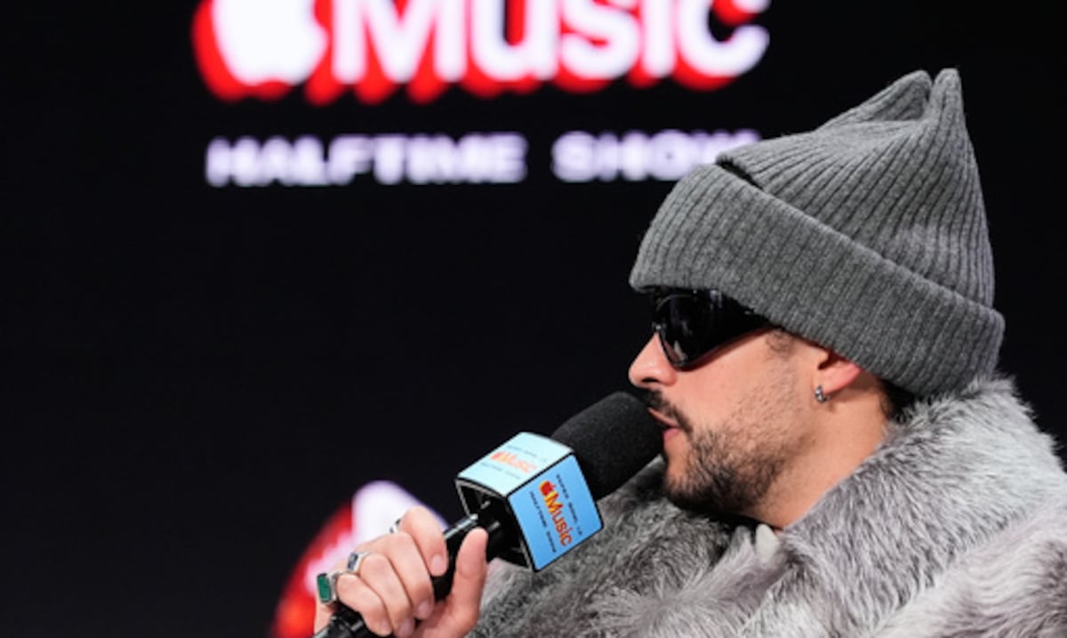 Un curioso concurso de imitadores de Bad Bunny en San Francisco atrae a cientos de fans