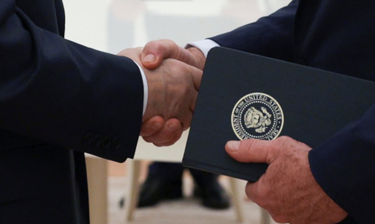 Sale a la luz presunto acuerdo de cooperación entre Rusia y Estados Unidos por $12 billones