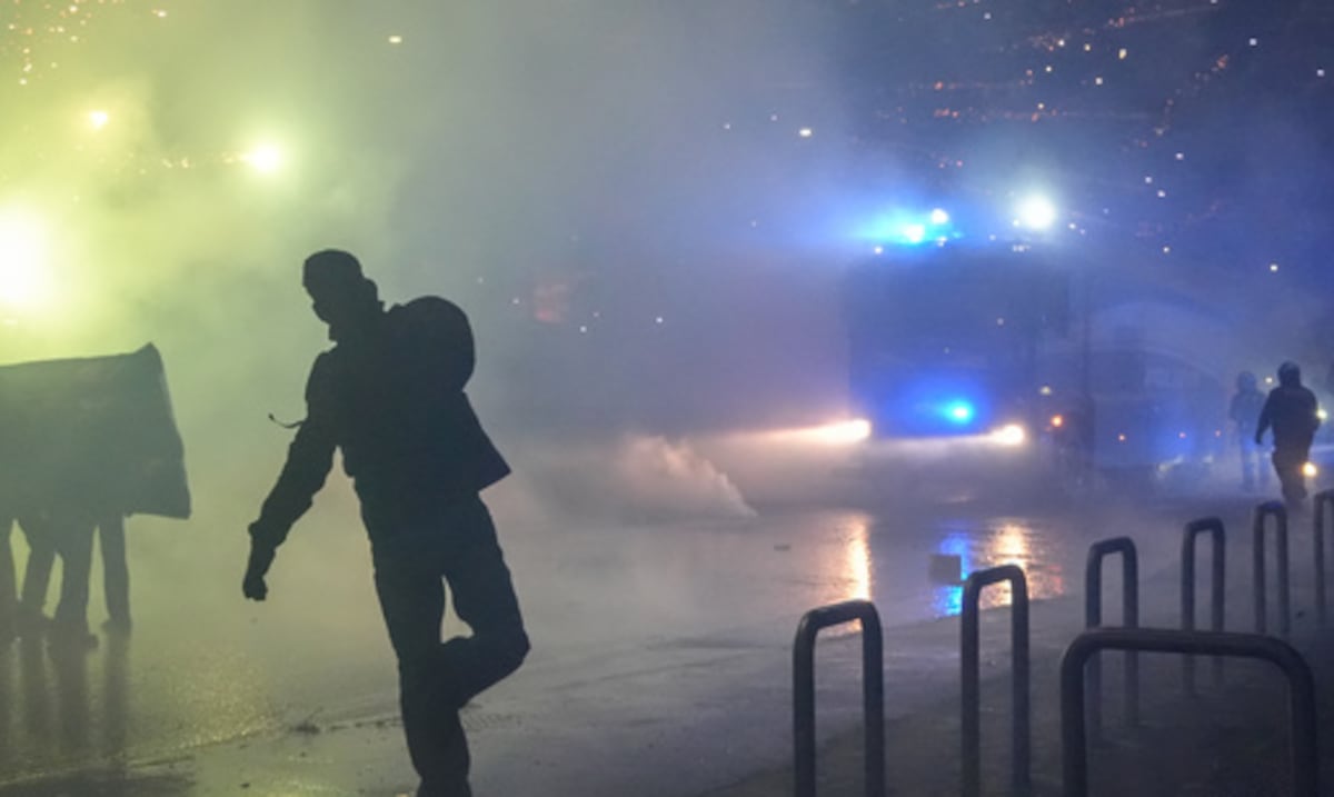 Reportan enfrentamientos entre policía italiana y manifestantes durante Juegos Olímpicos de Invierno