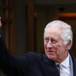 Rey Charles III “dispuesto” a colaborar con la policía en investigación sobre su hermano Andrew