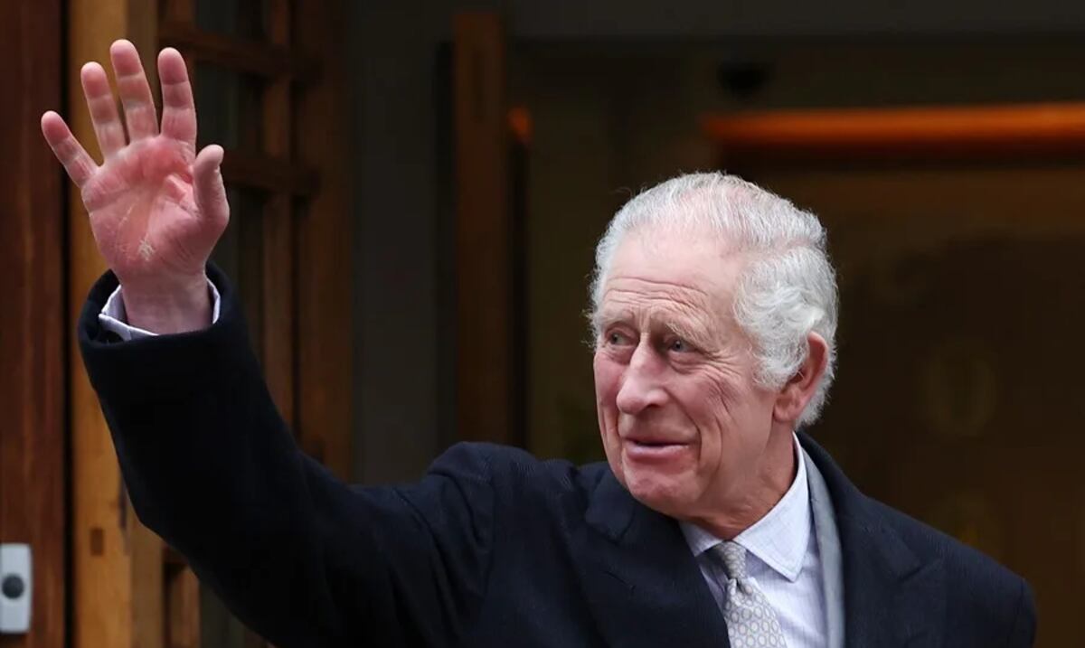 Rey Charles III “dispuesto” a colaborar con la policía en investigación sobre su hermano Andrew