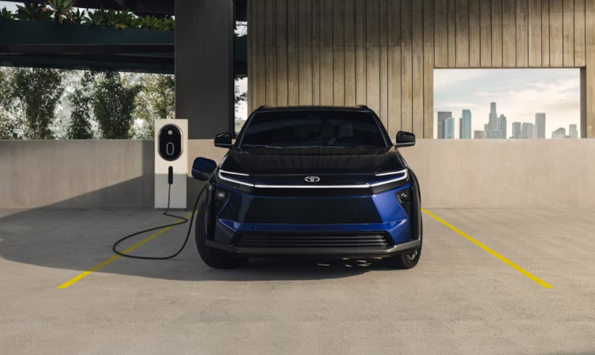 Disponible en Puerto Rico el primer vehículo 100% eléctrico de Toyota