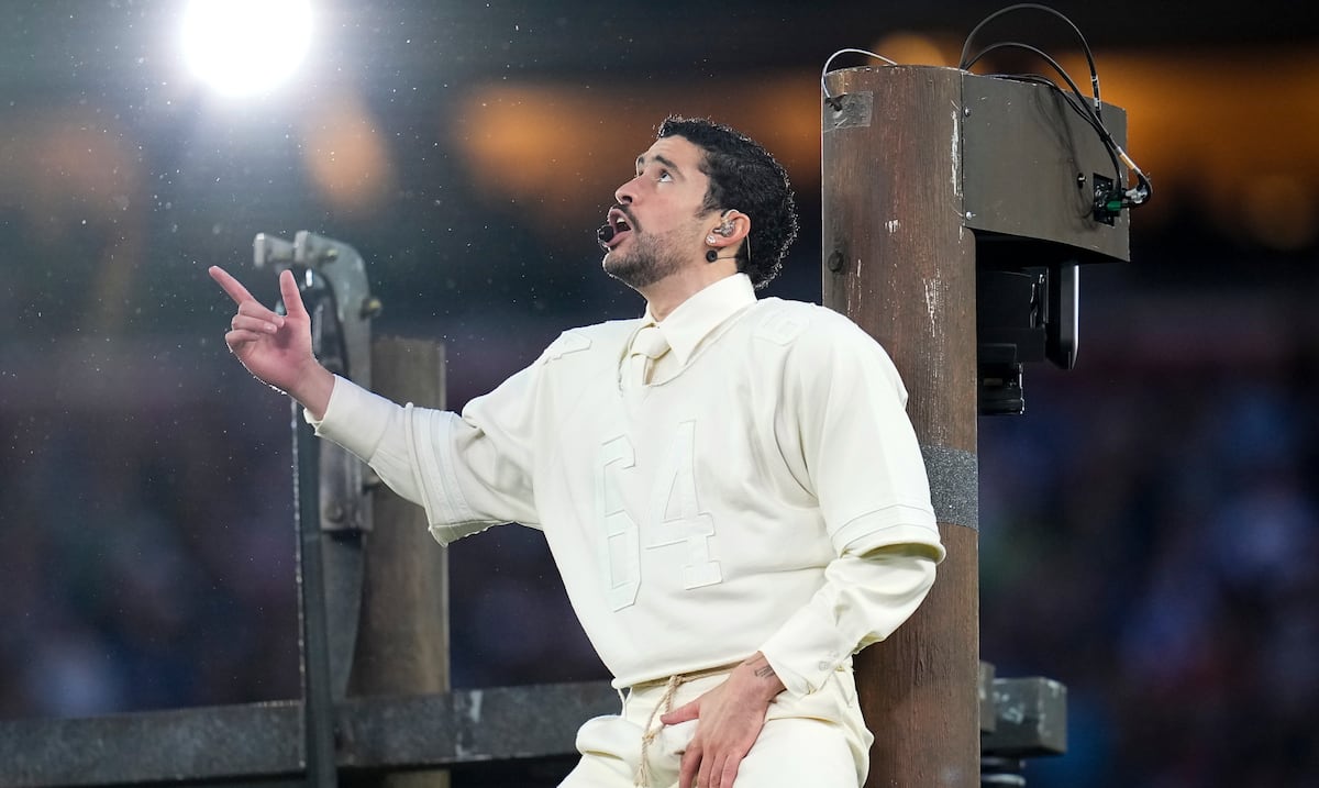 El misterio del número 64: por qué Bad Bunny lo llevó en su camiseta en el Super Bowl LX