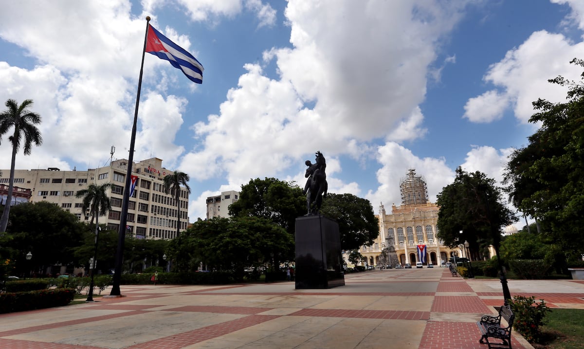 La Habana se queda sin feria del libro por bloqueo petrolero de Estados Unidos