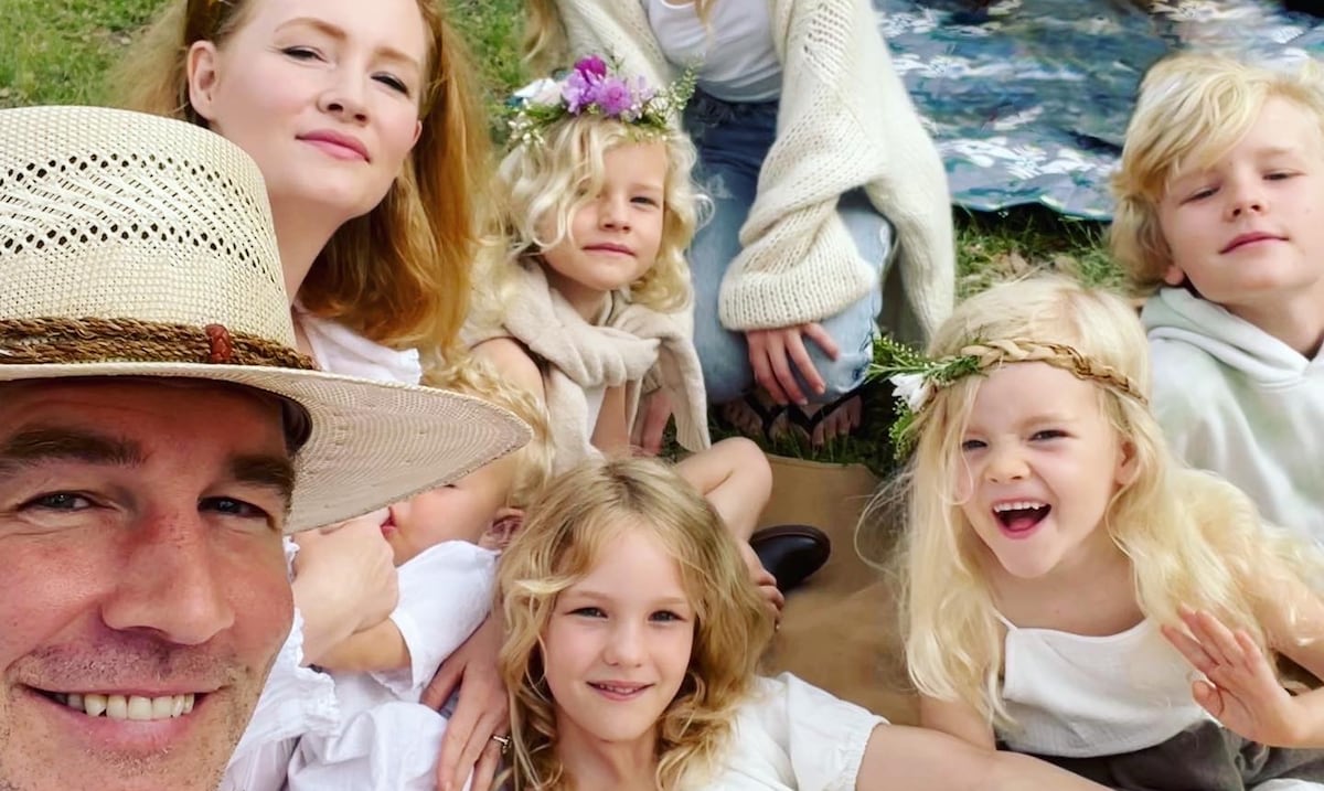 Viuda de James Van Der Beek recibe millonaria cifra en donaciones para sostener a sus seis hijos