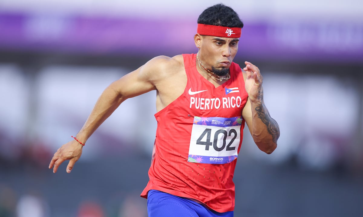 Eloy Benítez impone récord en los 60 metros en Toa Baja