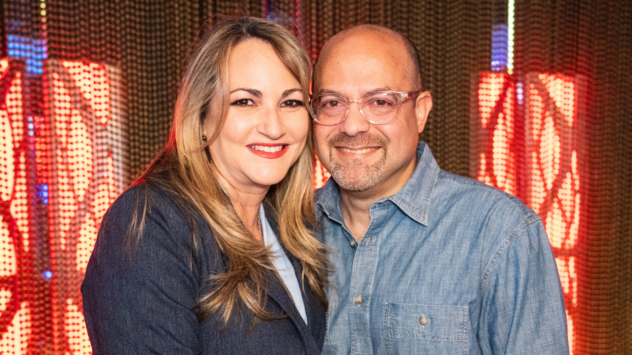 Deborah Martorell y Cirilo “Frankie” Cruz revelan el secreto de su historia de amor