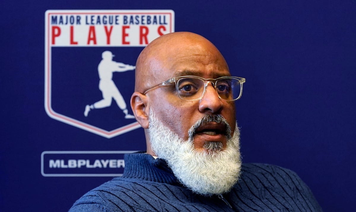 Tony Clark renunciará como director de la Asociación de Jugadores de Béisbol de las Grandes Ligas