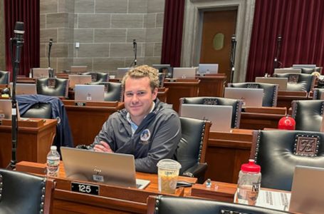 Reprimenda a legislador de Missouri por presunto mensaje de texto sexualmente vulgar