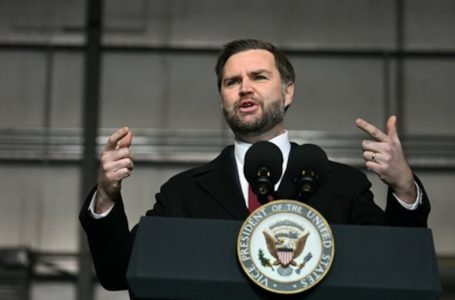 JD Vance visita Minneapolis e insta a la “extrema izquierda” a dejar de resistirse a la aplicación de las leyes de inmigración