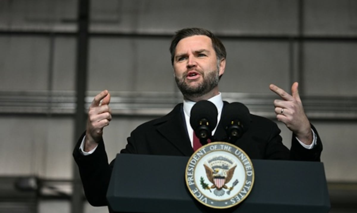 JD Vance visita Minneapolis e insta a la “extrema izquierda” a dejar de resistirse a la aplicación de las leyes de inmigración