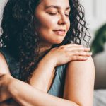 ¿Cómo mejorar la salud sexual durante la menopausia? Una ginecóloga explica las claves