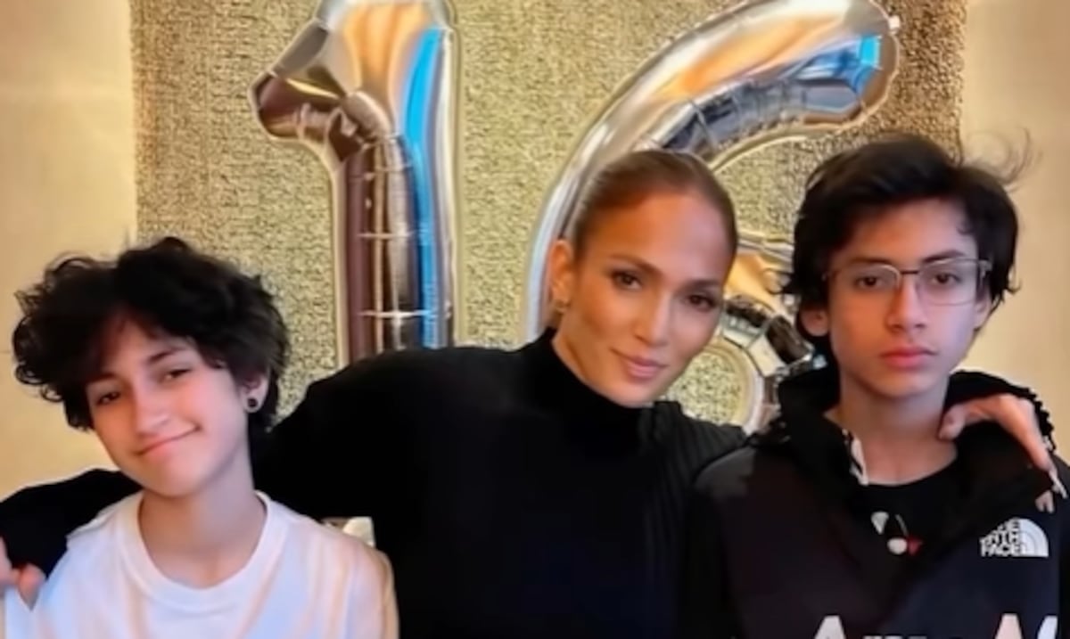 Jennifer López celebra los 18 años de sus gemelos con emotivo mensaje