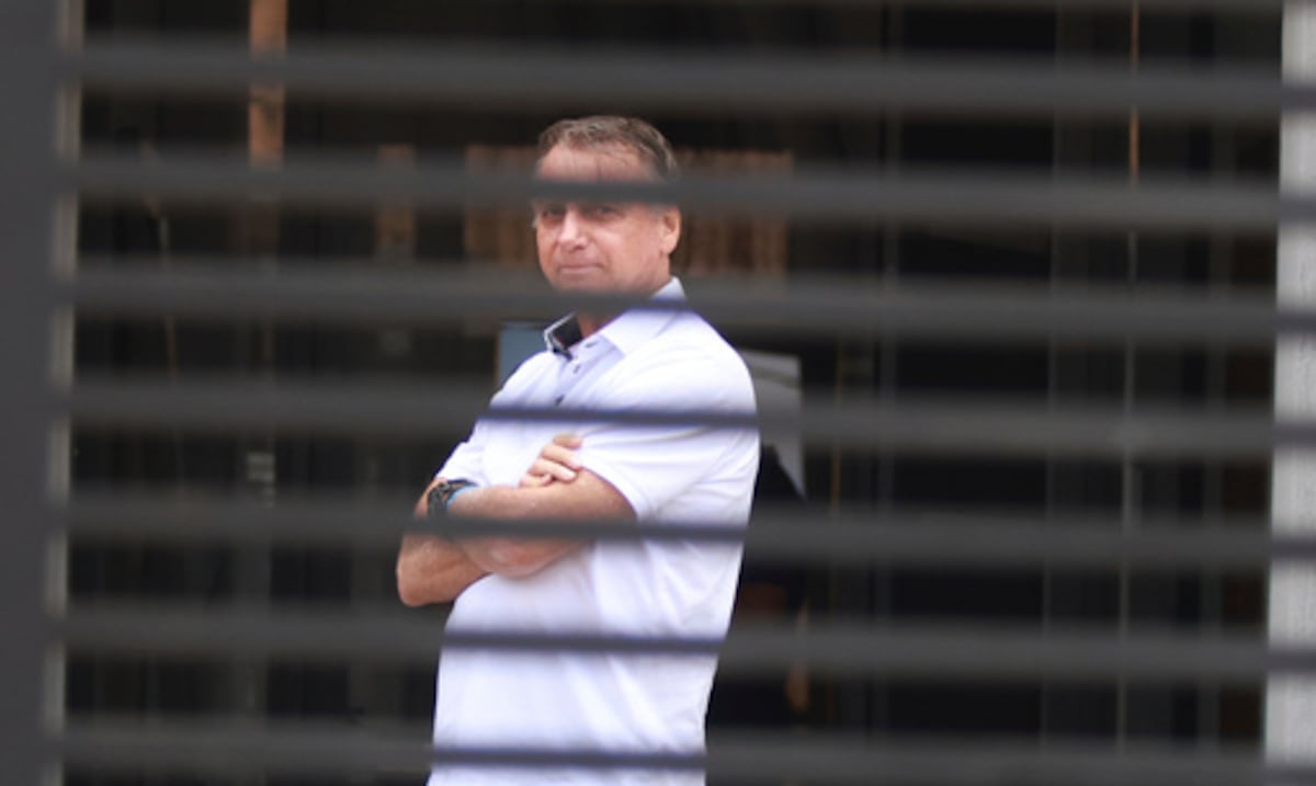 Supremo Tribunal de Brasil confirma prisión a Bolsonaro tras su manipulación de monitor electrónico