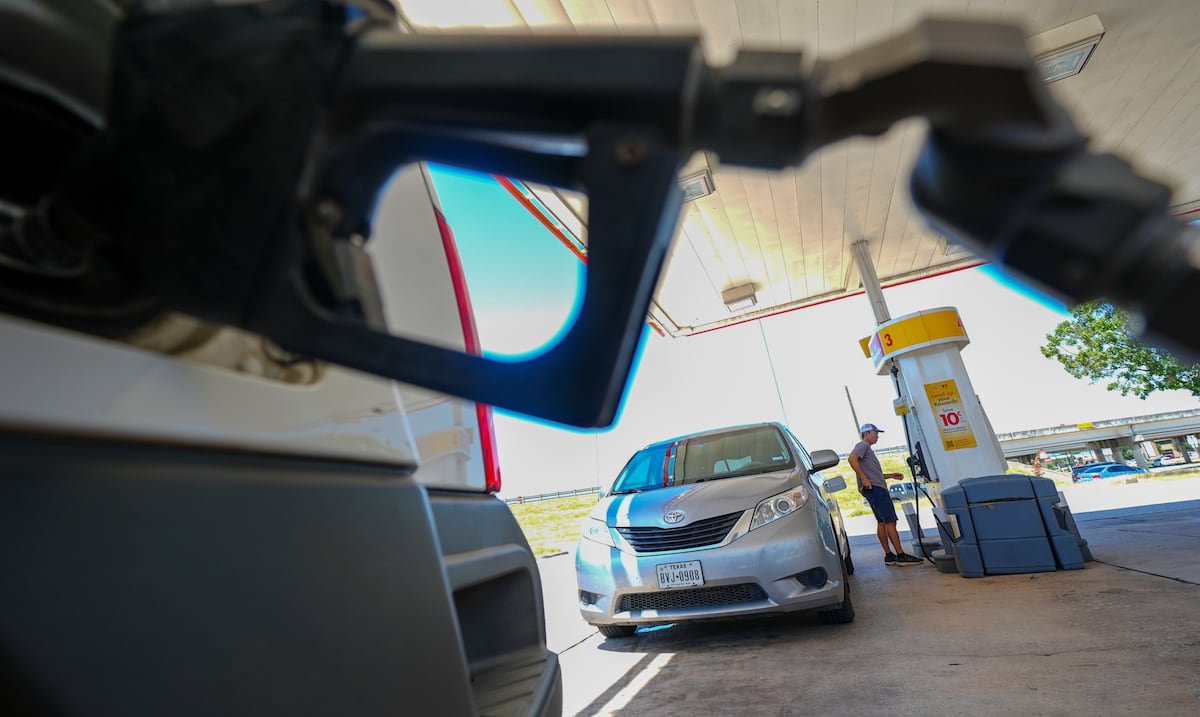 Atento el DACO a los precios de la gasolina