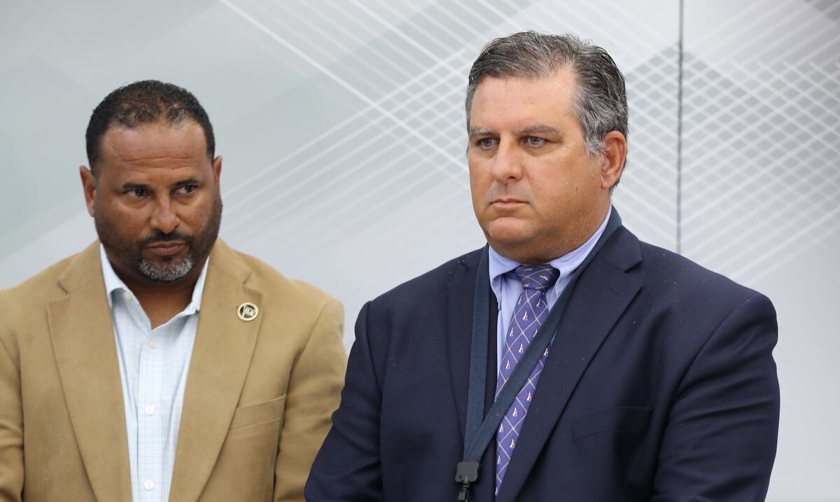 Pactan una tregua de 45 días para detener el paro en los muelles