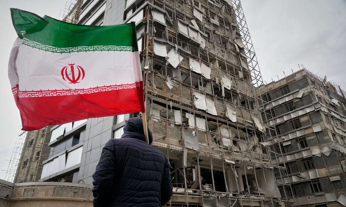 Ataques contra Irán dejan inoperantes tres hospitales de la capital