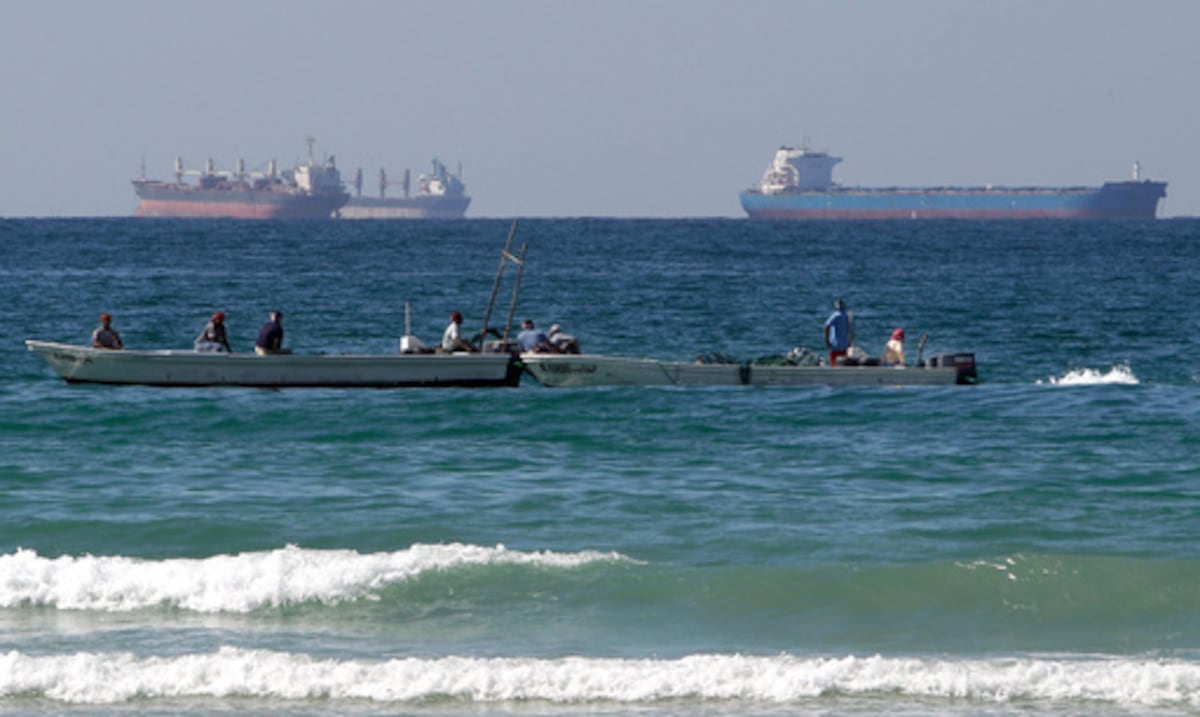 Más allá del petróleo: la guerra en Irán interrumpe rutas globales de mercancías por mar y aire