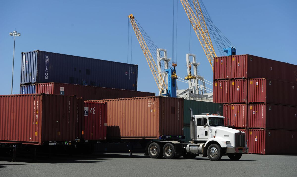 Comienzan a afectarse las empresas de manufactura por paro en el muelle internacional