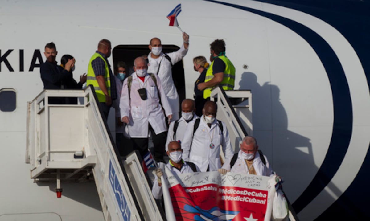 Cuba anuncia retiro de sus médicos de Jamaica tras Kingston decidir cesar la cooperación