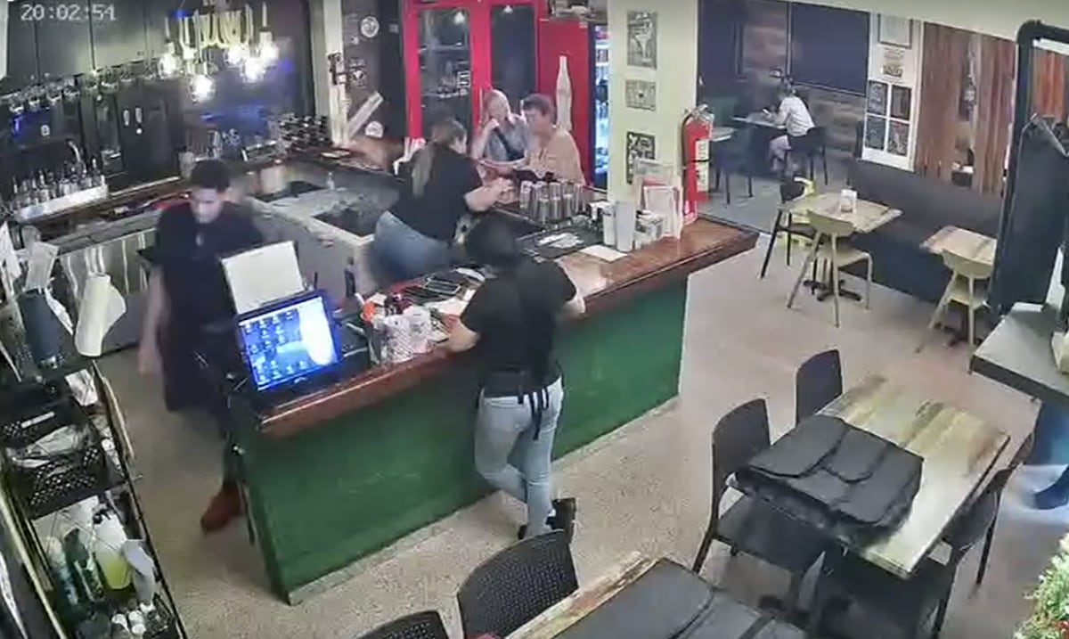 “Ordene por Uber Eats”: la solución de DACO ante quejas de boricuas sobre restaurantes donde no atienden en español