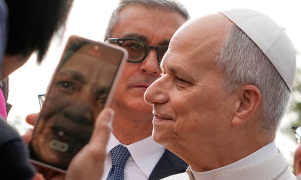 El papa León XIV acepta la renuncia de obispo estadounidense detenido por presuntos delitos financieros