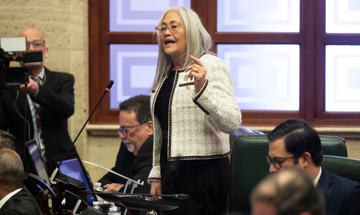 Lisie Burgos presenta proyecto para ampliar representación de partidos en la CEE