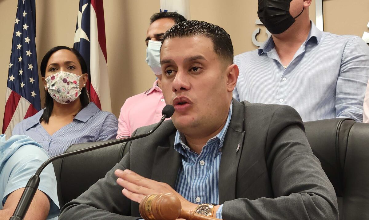 Alcaldes federados escogen por unanimidad al ejecutivo municipal de Camuy como su presidente