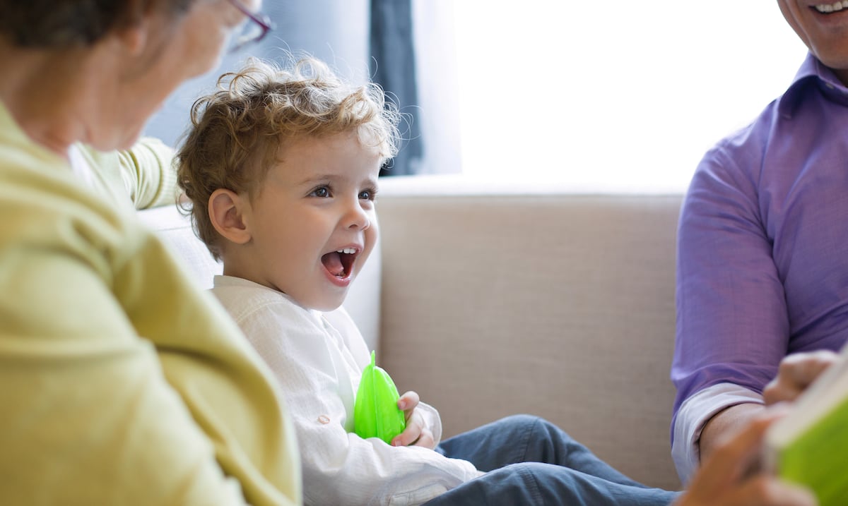 Cómo ayudar a un bebé a que aprenda a hablar
