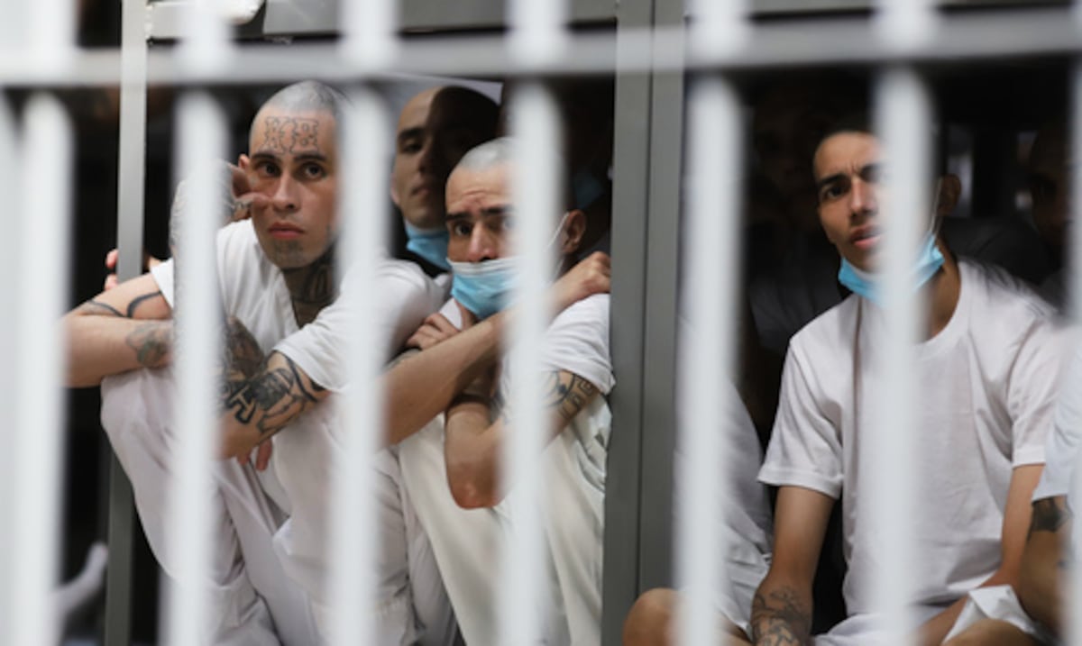 El Salvador ha detenido arbitrariamente a ciudadanos deportados de Estados Unidos