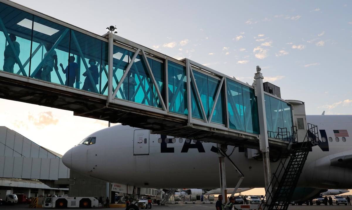 Llega a Venezuela avión proveniente de Estados Unidos con 146 nacionales repatriados