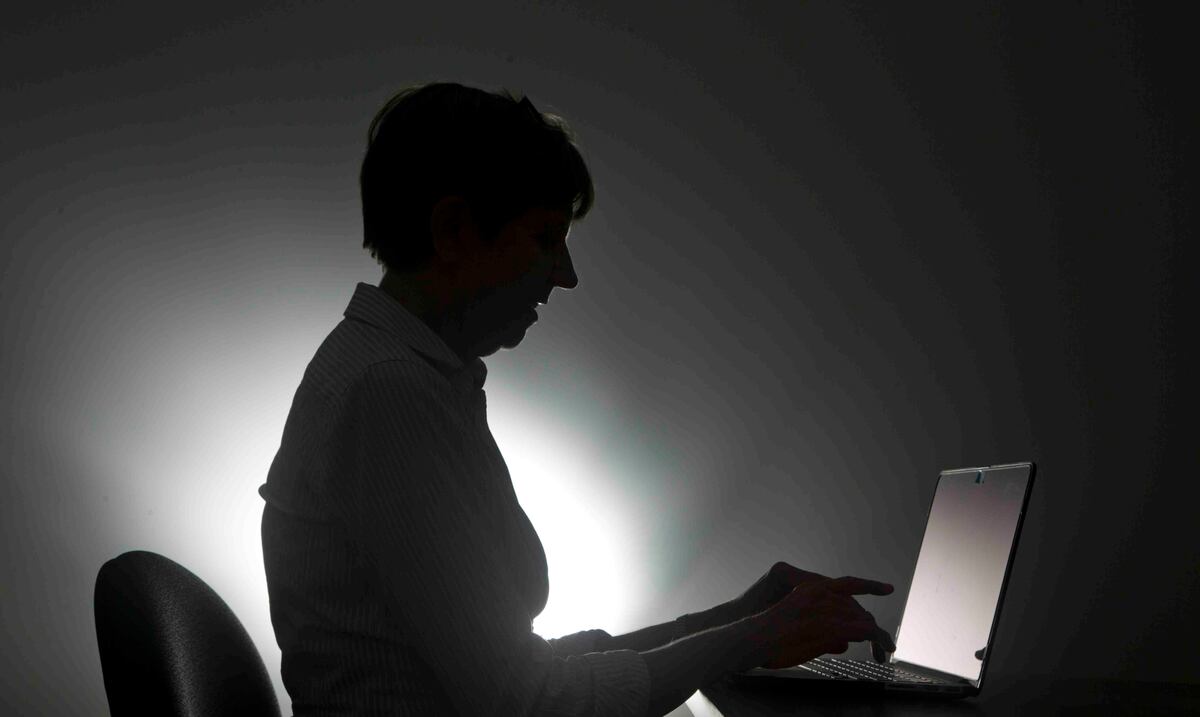 Las estafas románticas por redes sociales: Federales alertan ante un alza en el número de mujeres víctimas de fraude