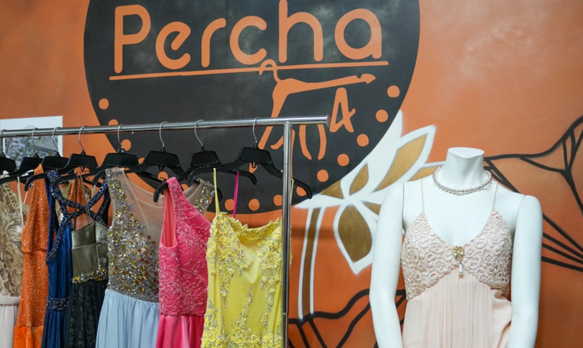 “De La Percha a tu prom”: la iniciativa solidaria para que ningún graduando se quede sin traje