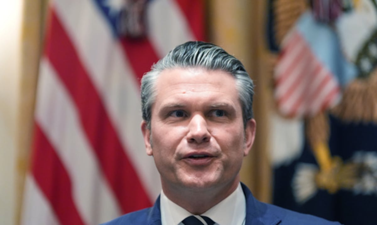 Un ataque iraní contra una base saudí hiere al menos a 10 soldados estadounidenses y daña varios aviones