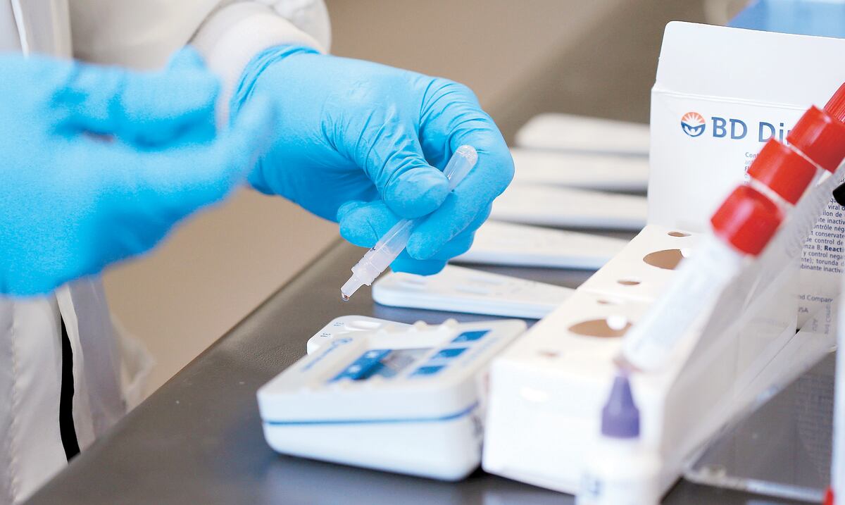 Advierten que laboratorios clínicos podrían colapsar por saturación del sector