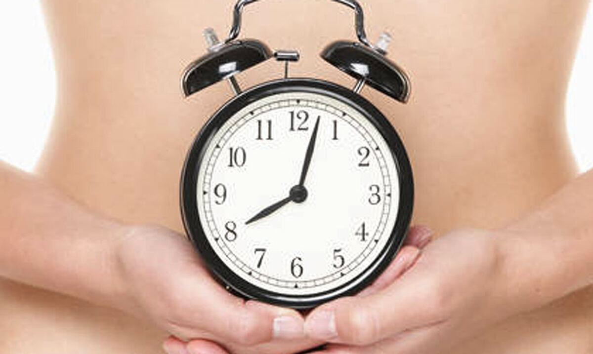 Menopausia precoz, terapia hormonal tardía y riesgo de alzhéimer