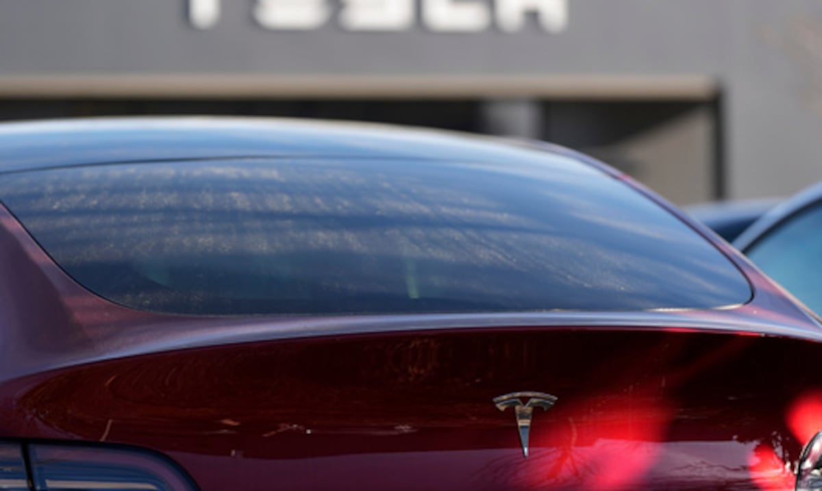 China prohibirá manijas ocultas en los carros a partir de 2027