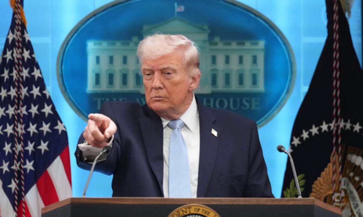 La amenaza de Trump de destruir las centrales iraníes podría considerarse un crimen de guerra, según los expertos