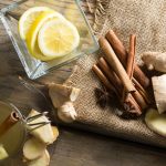 Hervir cáscaras de limón con jengibre en casa: por qué lo recomiendan y para qué sirve