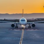 Tragos le salen caros: diez meses de cárcel para pasajero ebrio que alteró vuelo de Ryanair