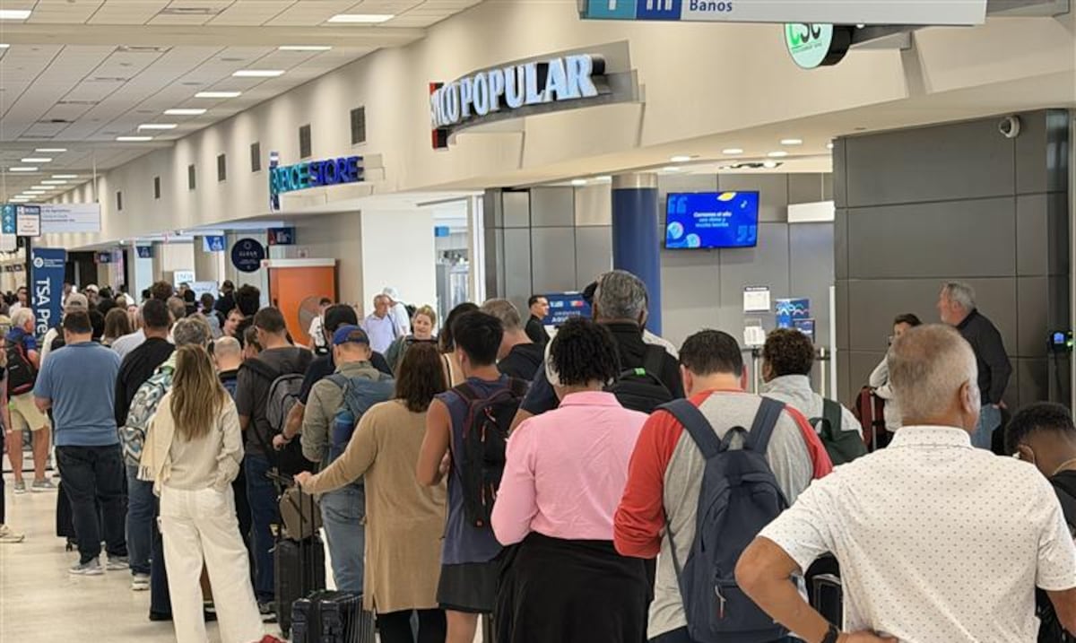 Aerostar anticipa un fin de semana “bastante fuerte y difícil” por la falta de empleados de TSA