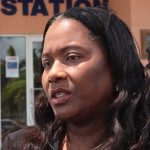 Liberan en Bahamas a estadounidense cuya esposa cayó de una lancha y está desaparecida