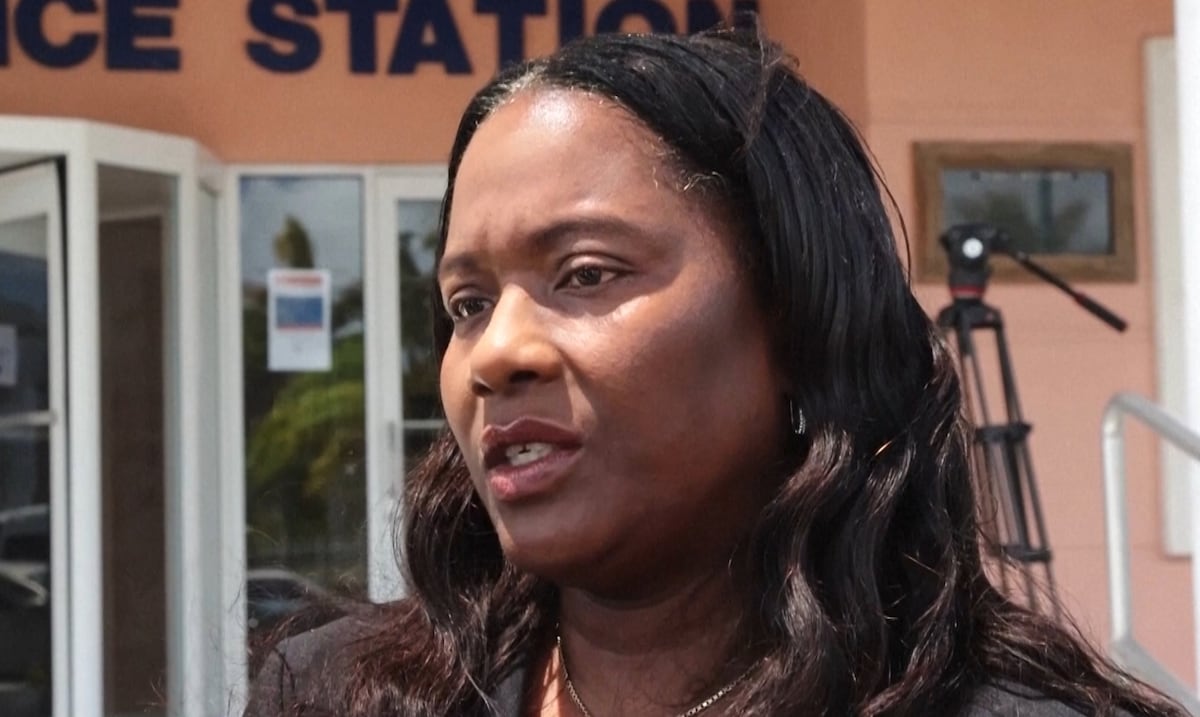 Liberan en Bahamas a estadounidense cuya esposa cayó de una lancha y está desaparecida