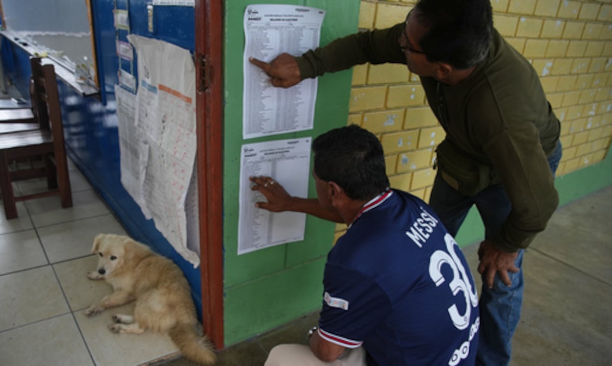 Perú irá a una segunda vuelta presidencial en medio de atrasos en el escrutinio