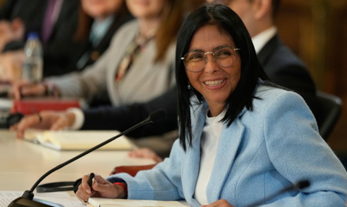 Presidenta encargada de Venezuela descarta plan de ayuda financiera tras reanudar relación con el FMI