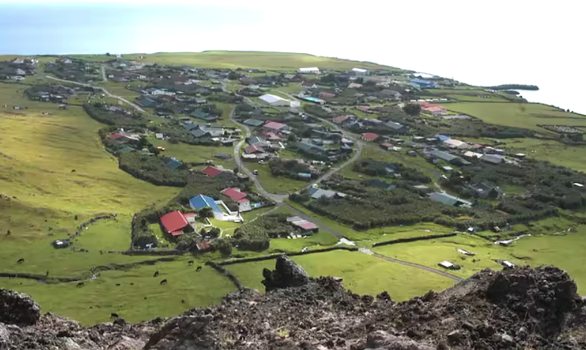 El curioso motivo de por qué nadie se muda a la isla más remota del mundo