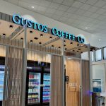 Abre un segundo local que opera con inteligencia artificial en el aeropuerto