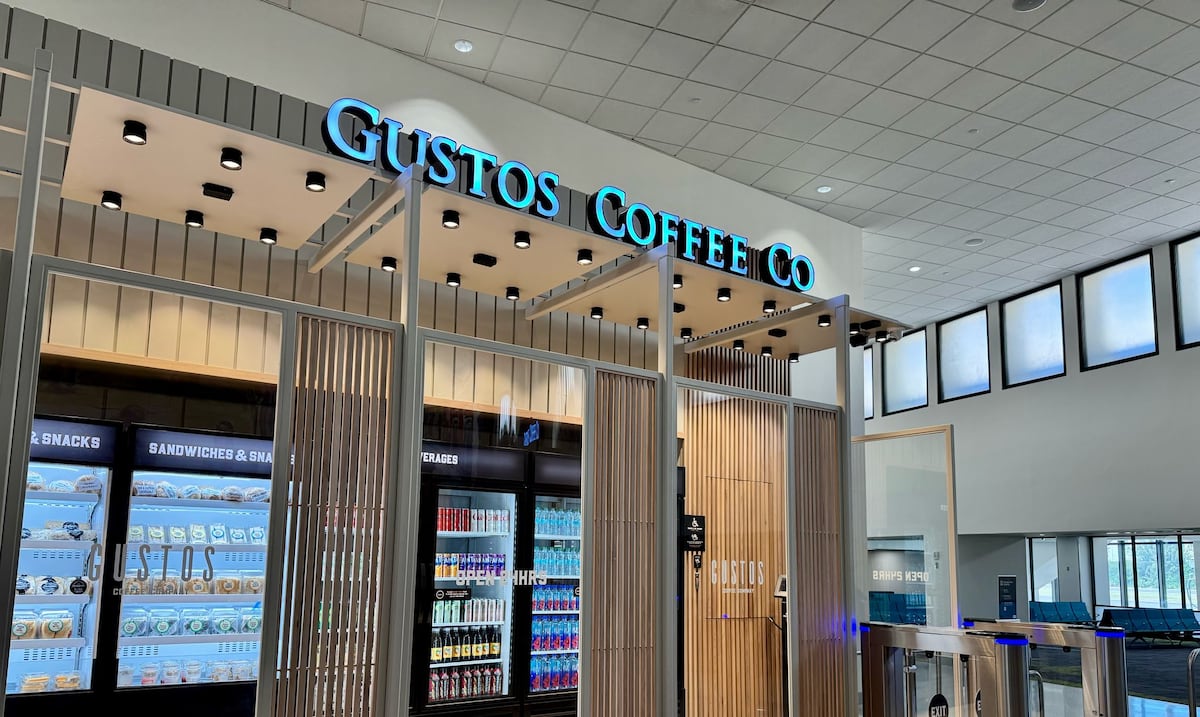 Abre un segundo local que opera con inteligencia artificial en el aeropuerto