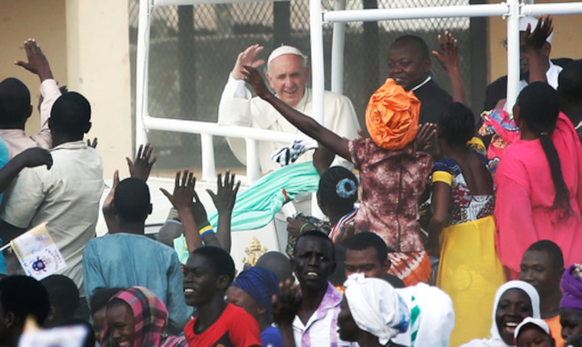 En el primer aniversario de su muerte: León XIV rinde emotivo homenaje al papa Francisco